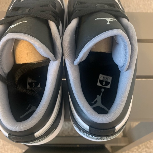 Air Jordan 1 Low - Picture 6 of 7